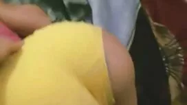 صديقان اسبانيان يتشا ...