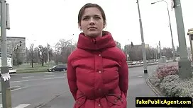 وضعت حقيبة على سكسي  ...