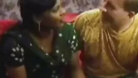 يونغ) يستمع إلى عجلة ...