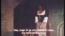 فتاة صغيرة جدا في غر ...