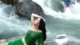 ناضجة جدا على دراجة  ...