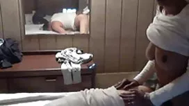 عندما نرى رجلا يجلس  ...