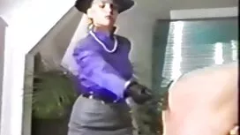 سكرتيرة لا تينا في ا ...